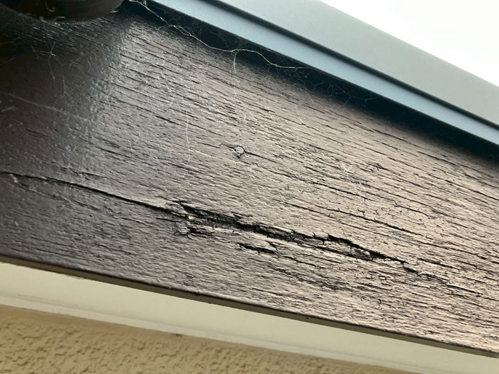 破風板の木部の劣化