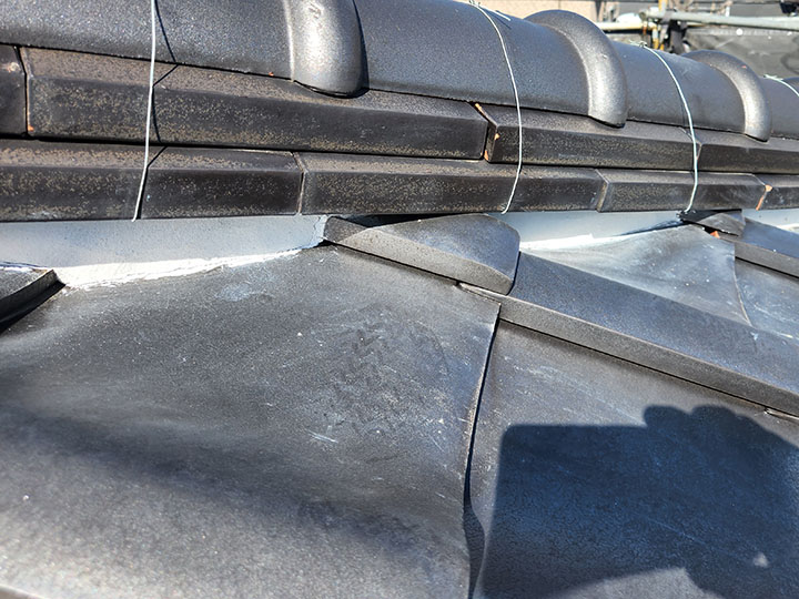 棟瓦のメンテナンスガイド｜劣化症状と適切な補修方法を解説