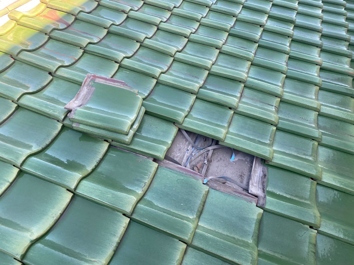 瓦を外して状態をチェックできます