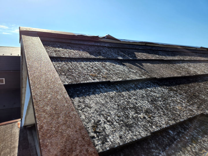 強風後に増える屋根の訪問販売に要注意！トラブルの指摘と正しい対処法