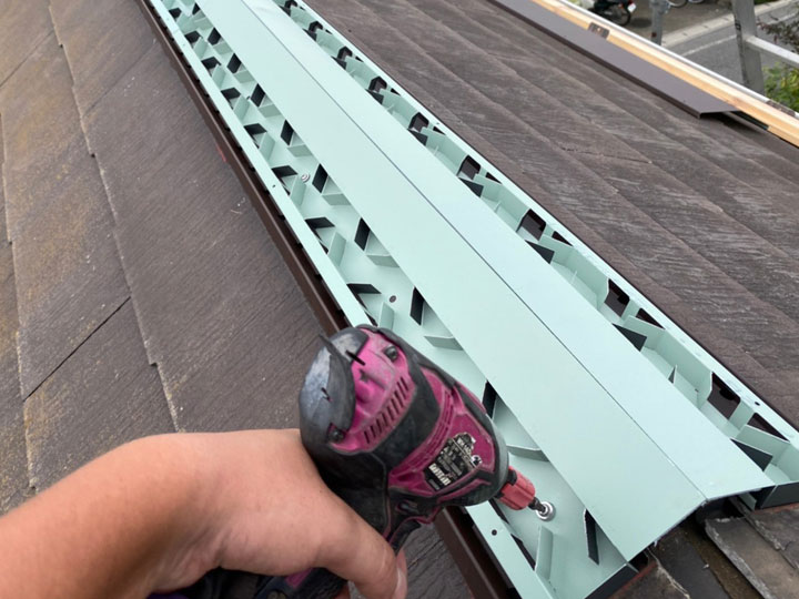 棟換気とは？屋根の湿気対策に欠かせない換気棟の役割とメリットを解説