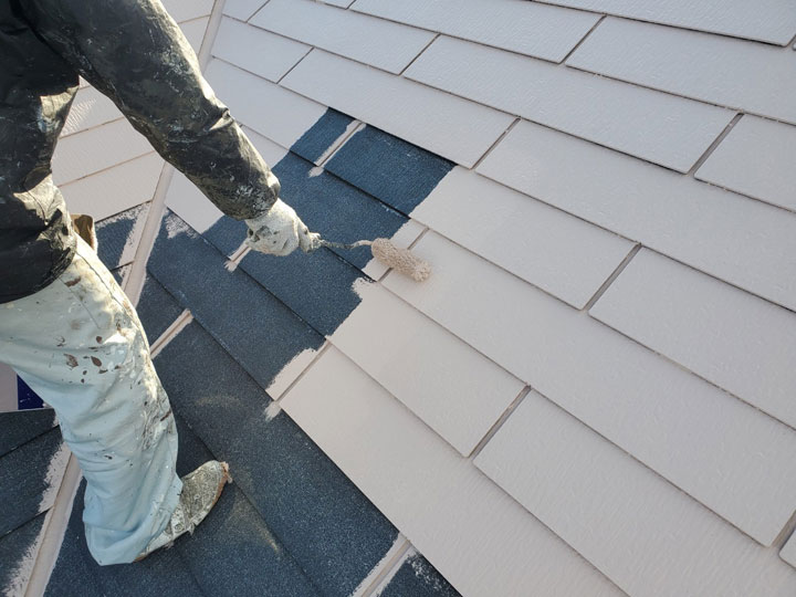 街の屋根やさんのダンネストによる塗装