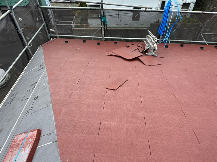 コロニアル自体がスレートを指す言葉に