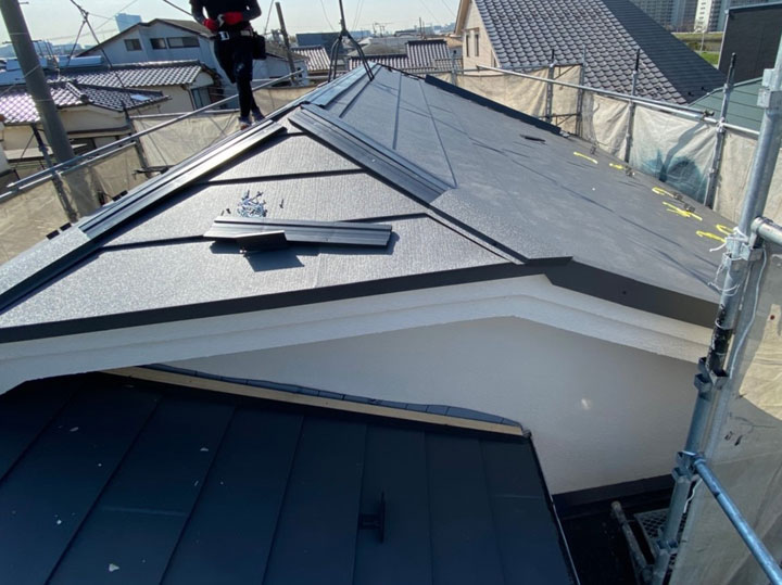 ガルバリウム鋼板への施工