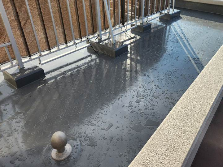 陸屋根防水の寿命を延ばす！メンテナンスのタイミングと後悔しない工事の選び方