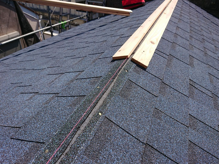 アスファルトシングルは縁切り不要？理由とメンテナンスの考え方を解説