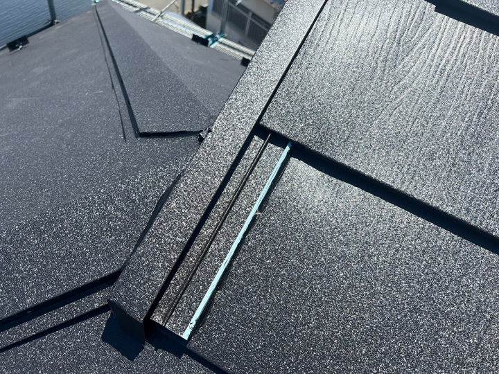 現在主流の金極屋根材