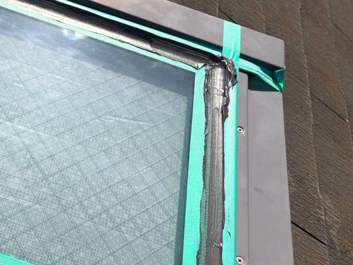 シーリング補修の様子