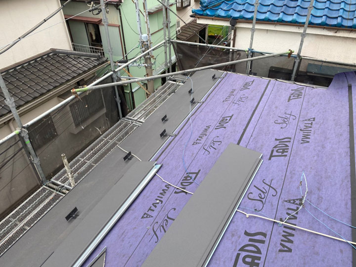 屋根のカバー工法