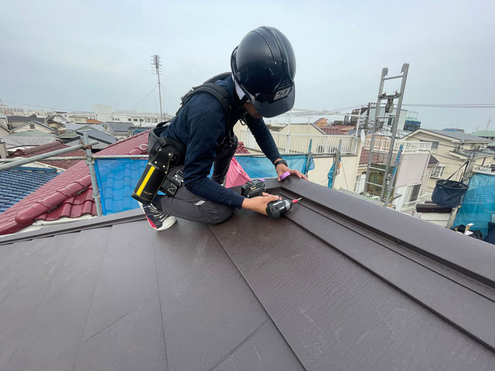 街の屋根やさんでの葺き替え工事