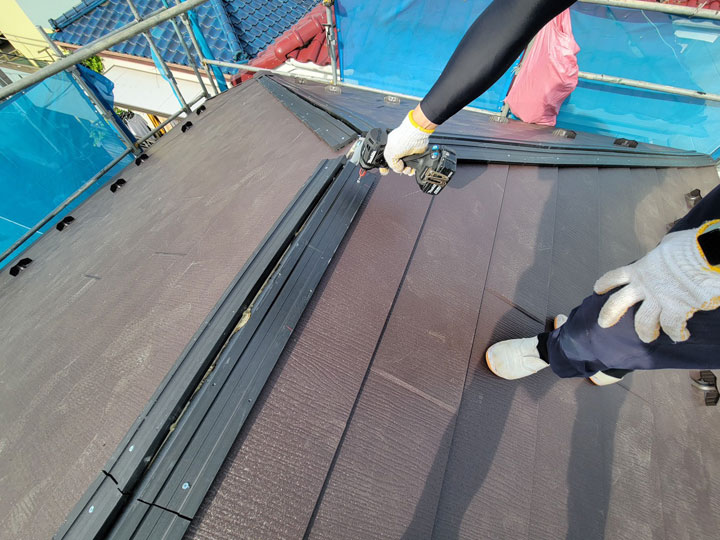 葺き替え工事途中