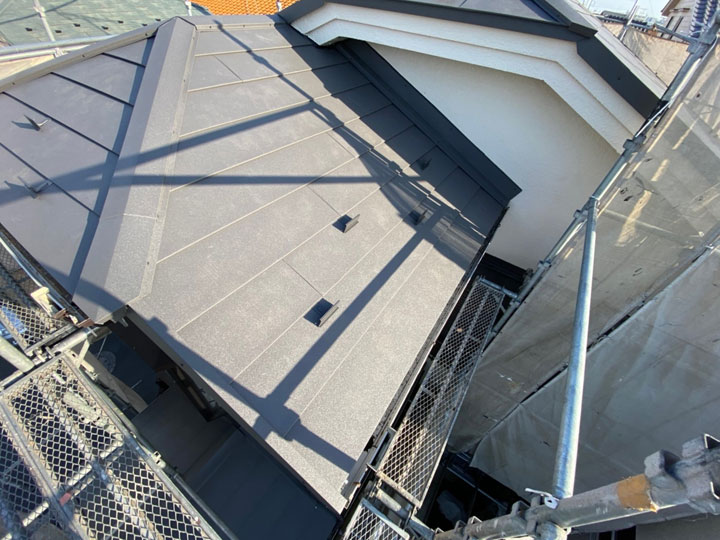 主流となったガルバリウム鋼板屋根