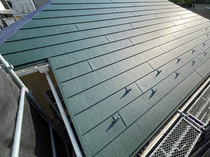 ガルバリウム鋼板葺とは？屋根リフォームで選ばれる理由と他素材との違い