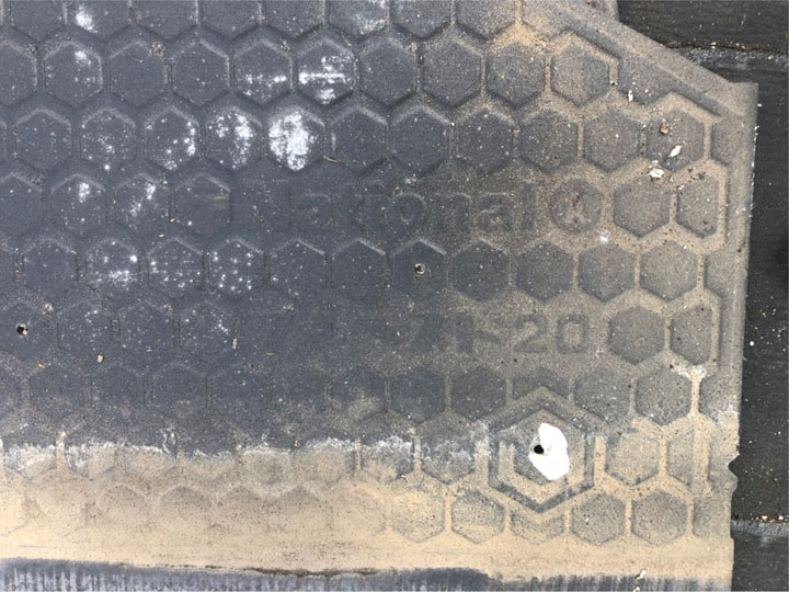 アスベストが含まれているスレートの写真