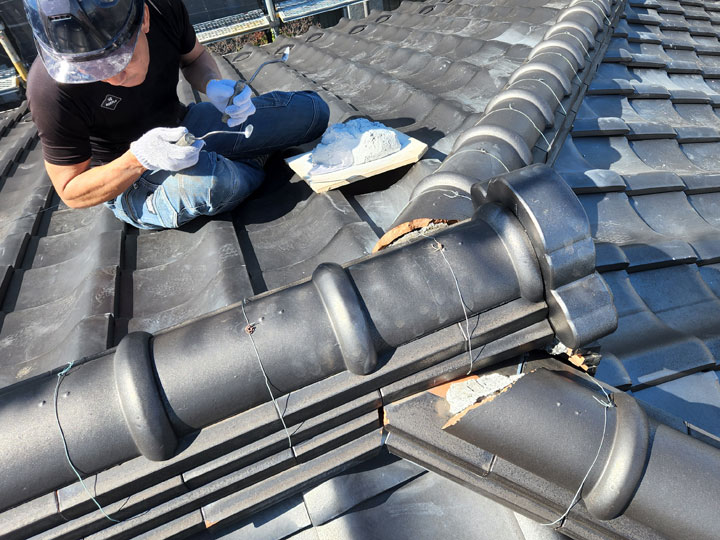 漆喰の詰め直し工事