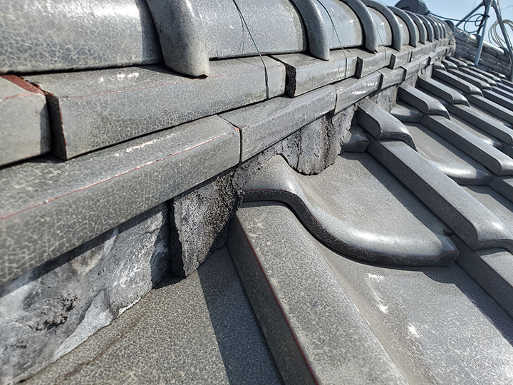 破損が見られる漆喰