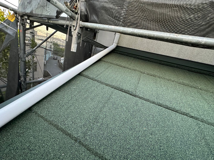 ジンカリウム鋼板製の屋根