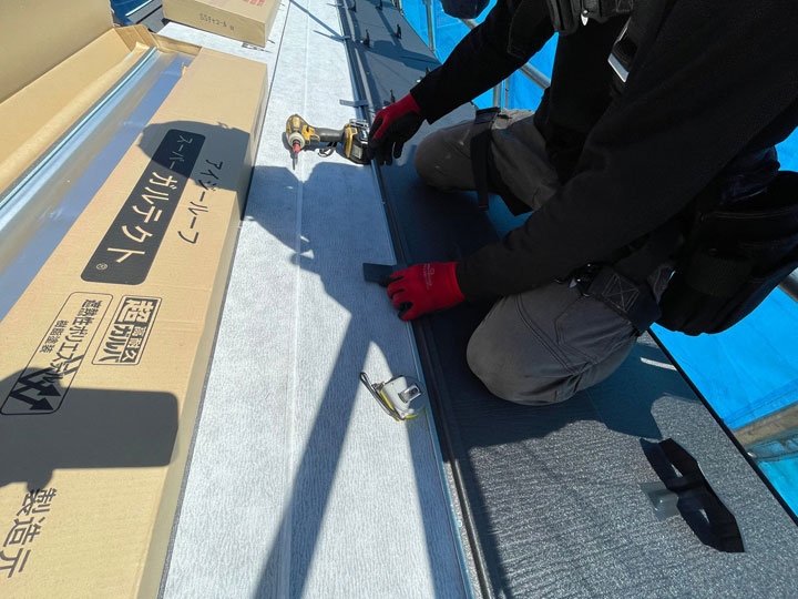 葺き替え工事の様子