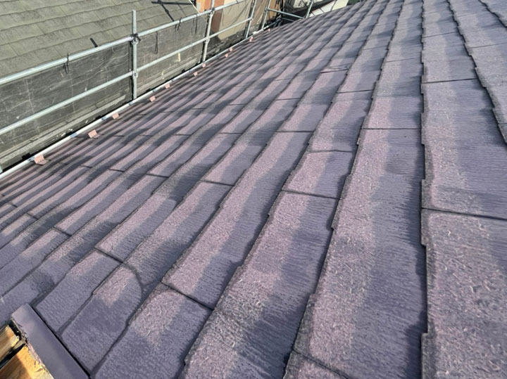 平らなスレートなどがカバールーフ工法の対象