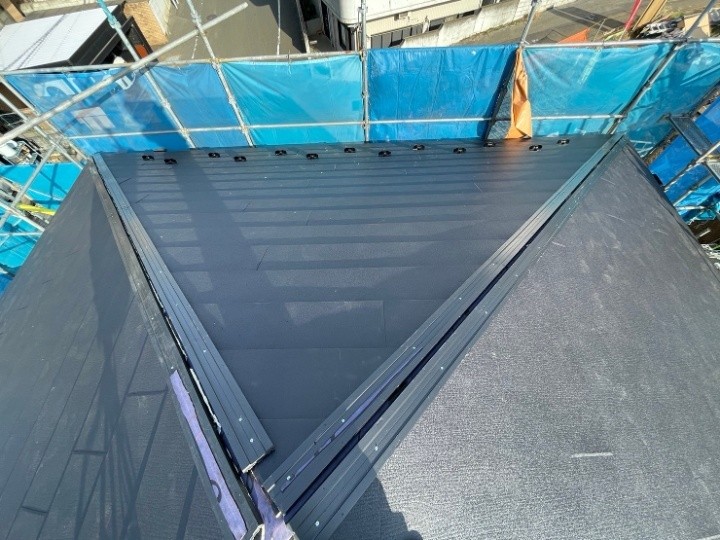 樹脂製貫板の取り付けとビス固定