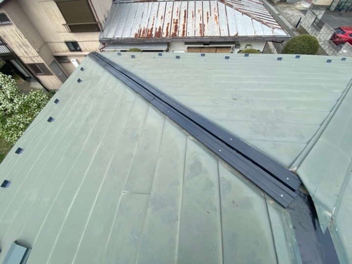 新しい下地材「タフモック」の設置