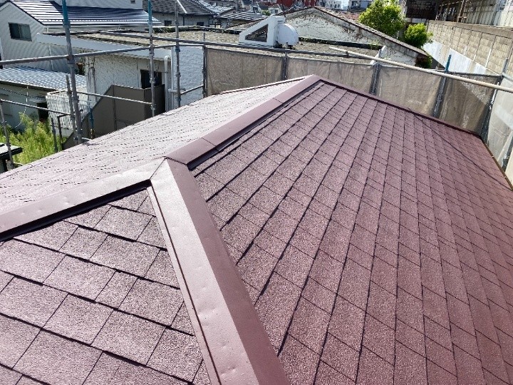 アスファルトシングル屋根に水性塗料を用いて屋根塗装工事したお住まい