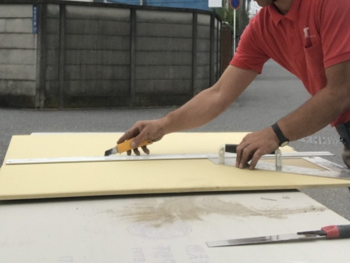 耐水性ボードの加工と下地精度を意識した準備作業
