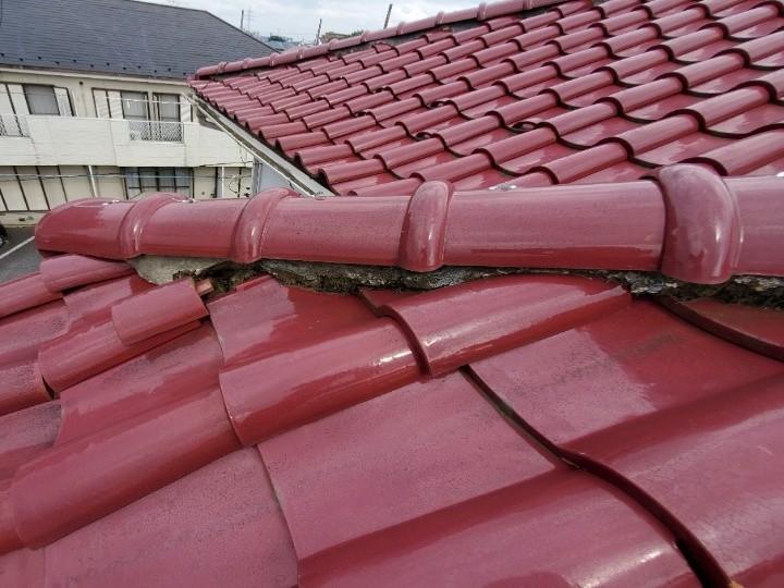 雨漏りした瓦屋根