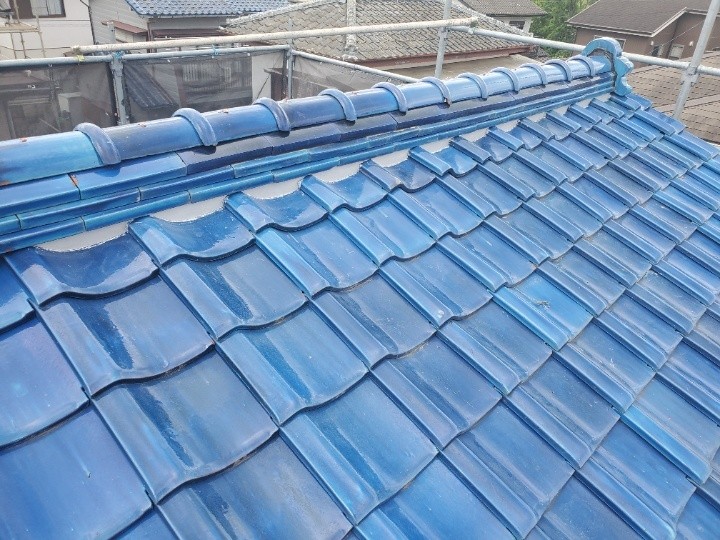 た瓦屋根に棟取り直し工事を実施したお住まい