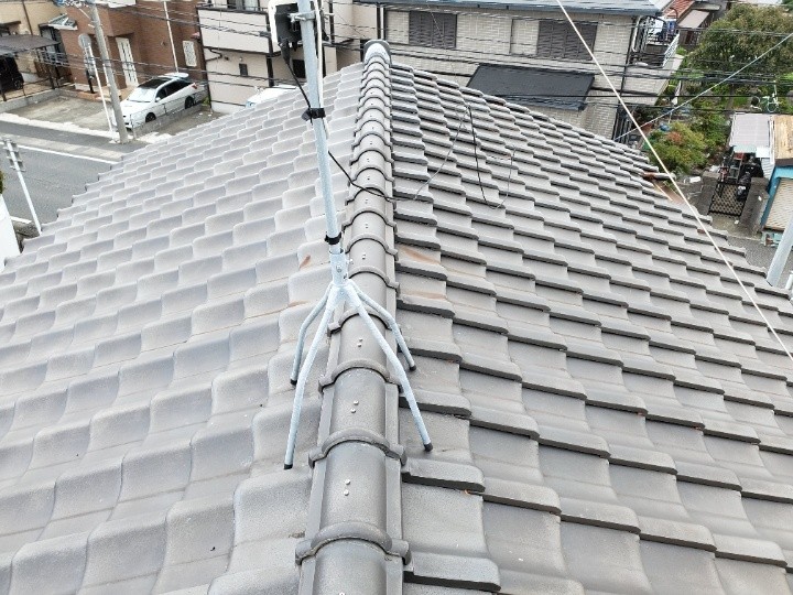 屋根葺き替え工事前の瓦屋根