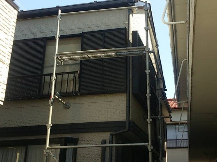 足場の架設で安全な作業環境を確保