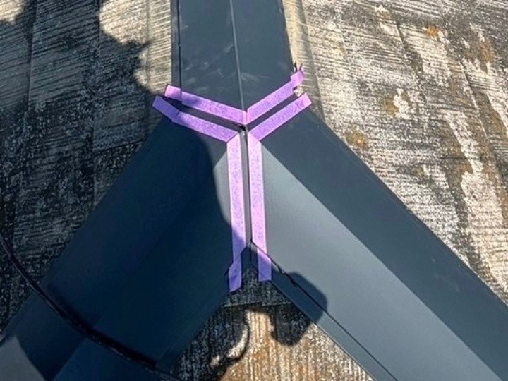 棟の交差部の仕上げ調整