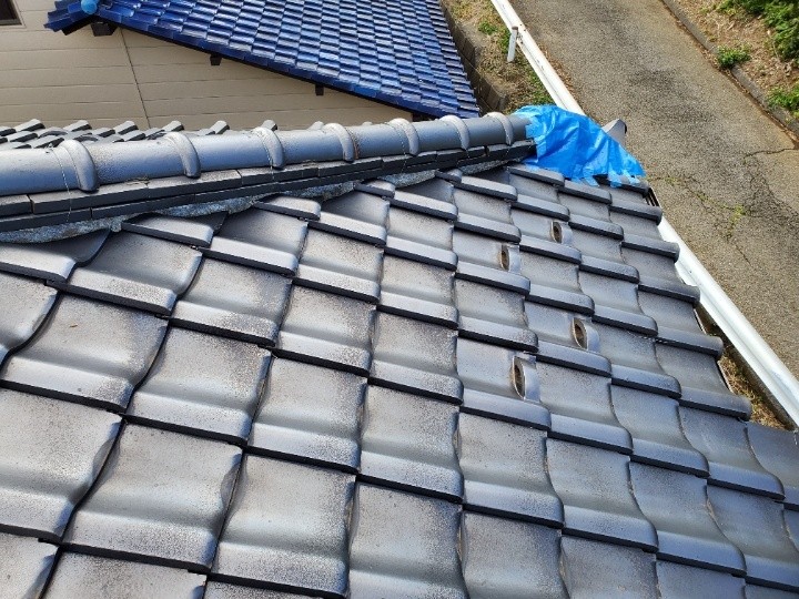 令和元年房総半島台風で損傷した瓦屋根