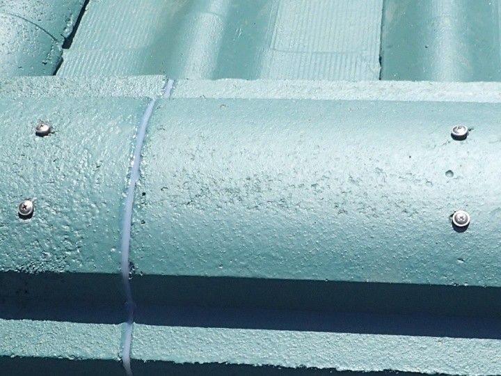 SUSビスで棟瓦をしっかり固定