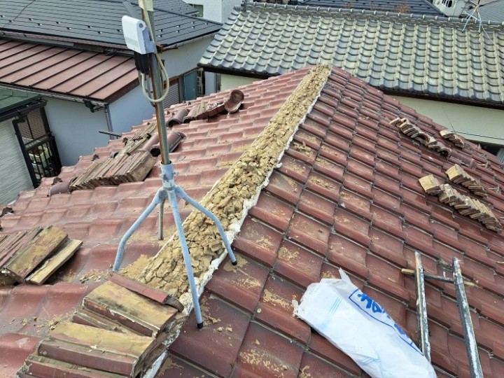 傷んだ築30年瓦屋根