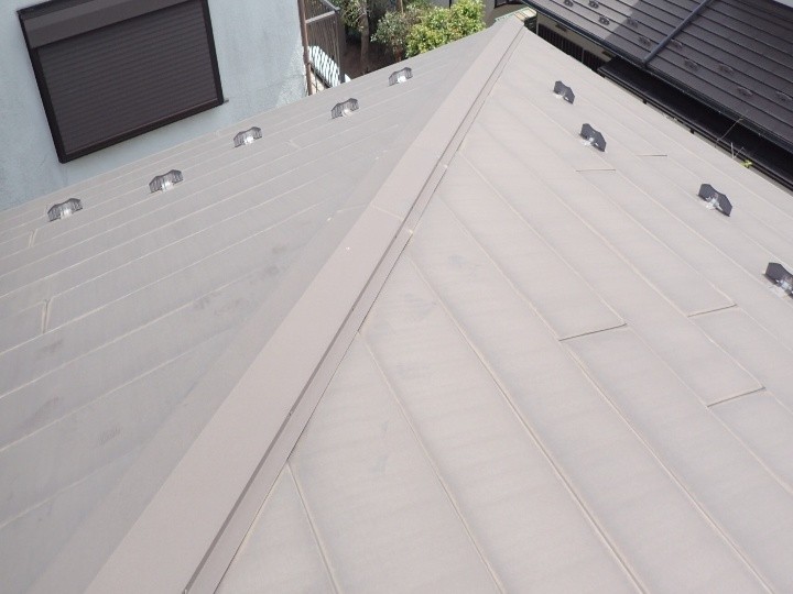 工事前の棟板金