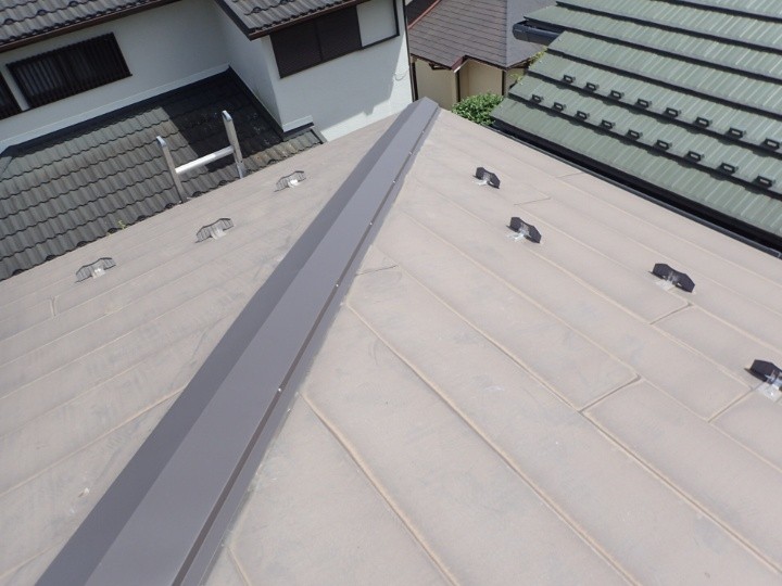 樹脂製貫板（タフモック）を使った棟板金交換工事を実施