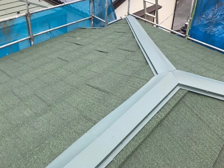 築30年のかわらU屋根からエコグラーニ屋根へ葺き替え工事してリフォーム
