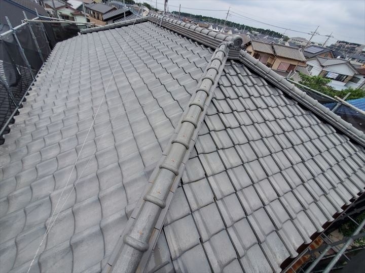 瓦屋根に棟取り直し工事を施工したお住まい