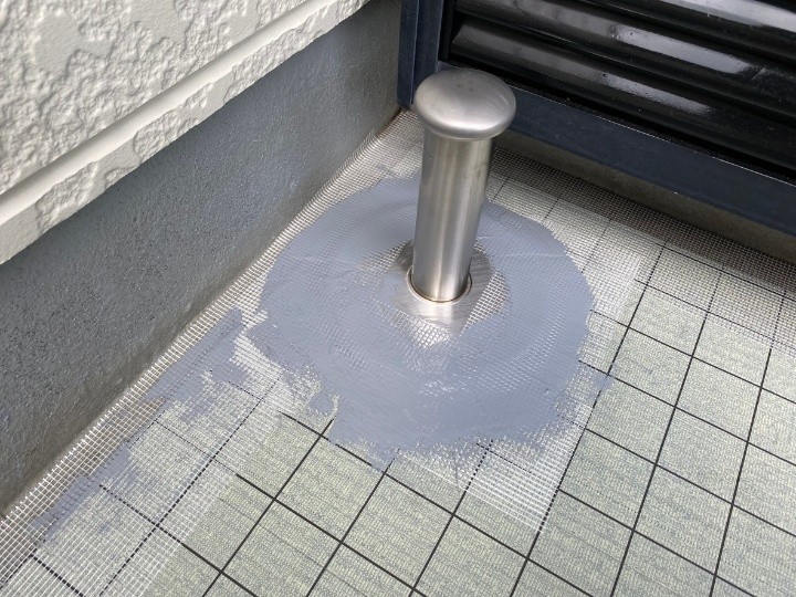 脱気筒の設置で水蒸気の逃げ道を確保