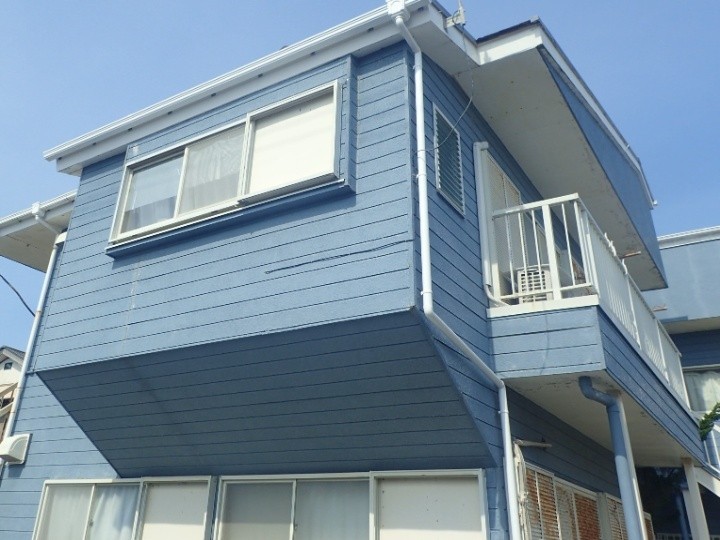 破損した雨樋にDL55を採用した雨樋交換工事を施工