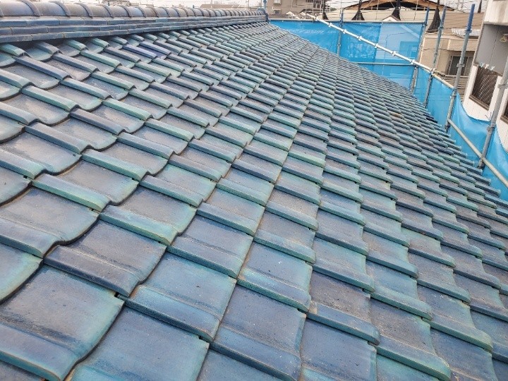 令和元年房総半島台風被害で損傷した瓦屋根