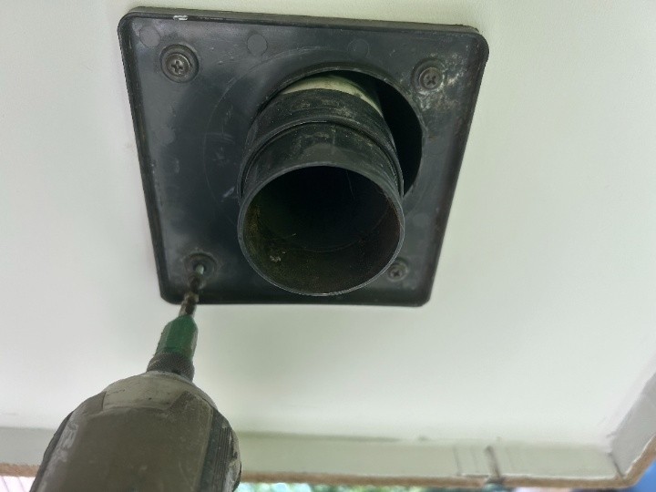 竪樋・縦桝の固定と仕上げ