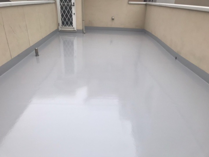 ひび割れした築14年陸屋根にウレタン防水通気緩衝工法を実施してメンテナンス