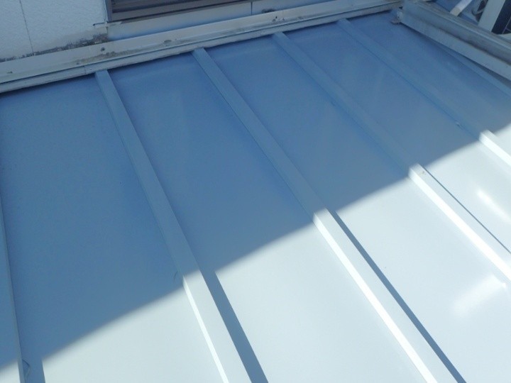 板金取り付けで仕上げと納まりの調整