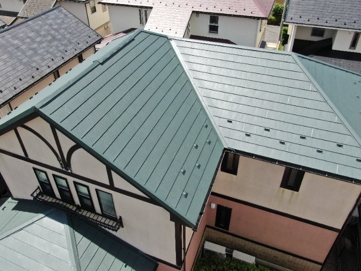 築25年スレート屋根からスーパーガルテクト屋根へカバー工法してリフォーム
