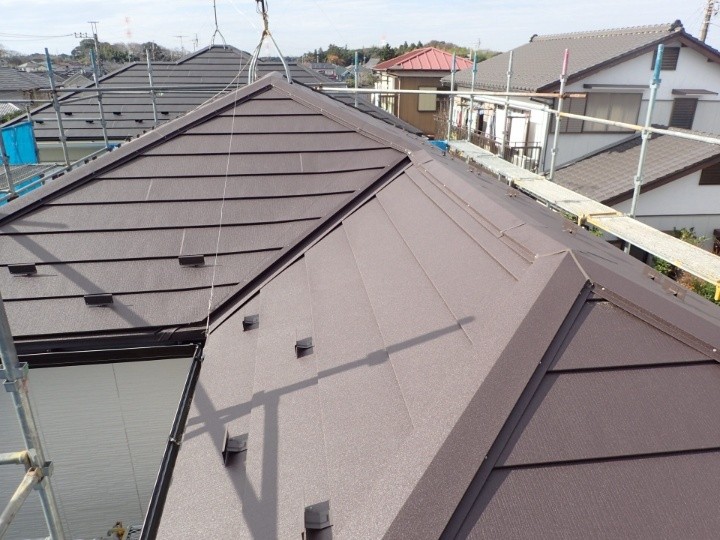 築20年コロニアルNEO屋根からスーパーガルテクト屋根へカバー工事