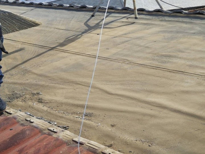 雨漏りした瓦屋根の状態