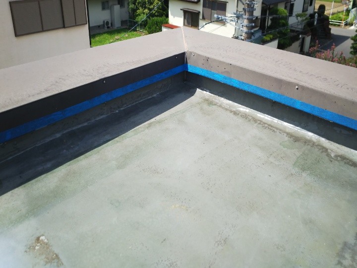 プライマー塗布で密着性を確保