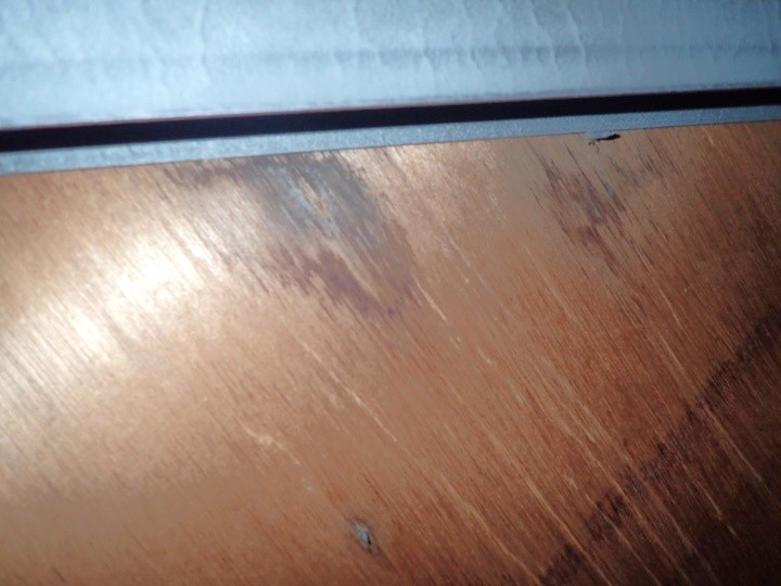 屋根下地への浸水跡